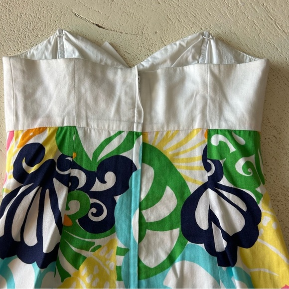 Lilly Pulitzer Krissa Dress - Size 2 | Vivid Seaside Motifs & Playful Bow | - Picture 9 of 9